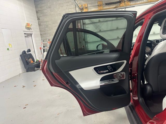 2026 Mercedes-Benz GLC 300 Image 17 of 17