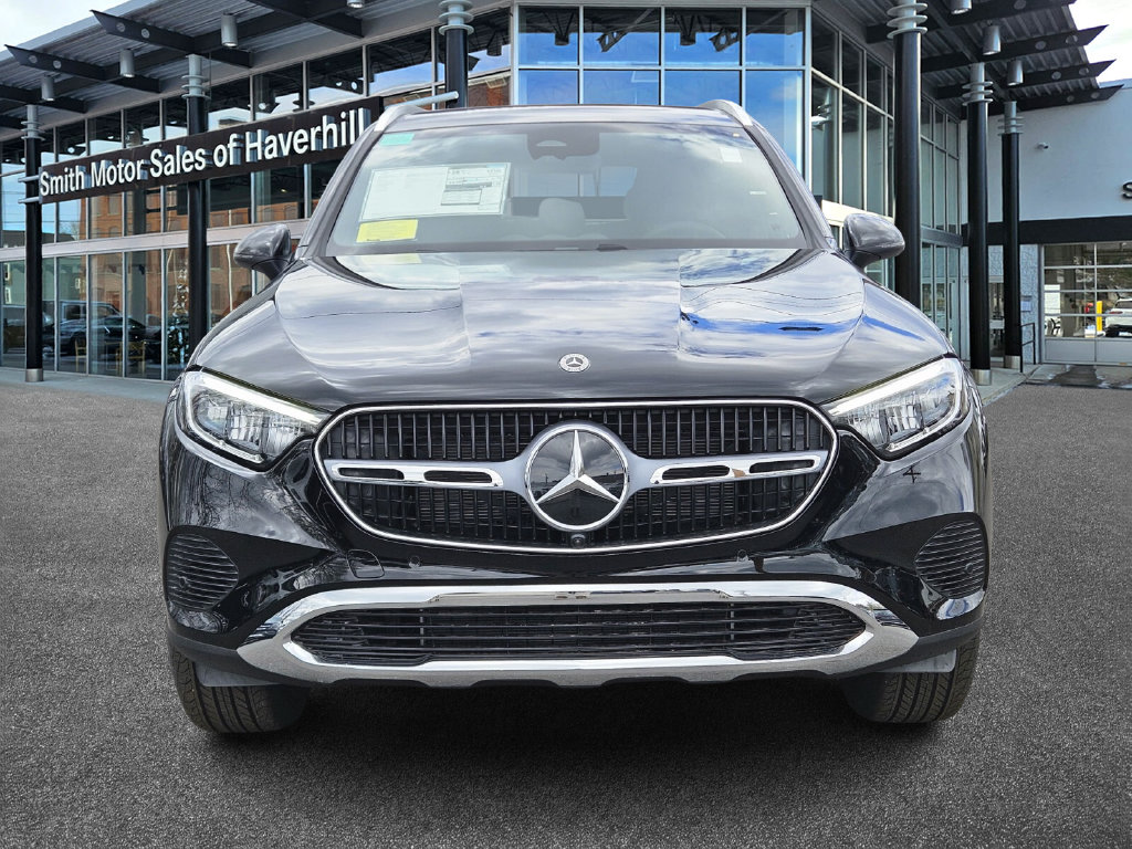 2026 Mercedes-Benz GLC 300 Image 2 of 26