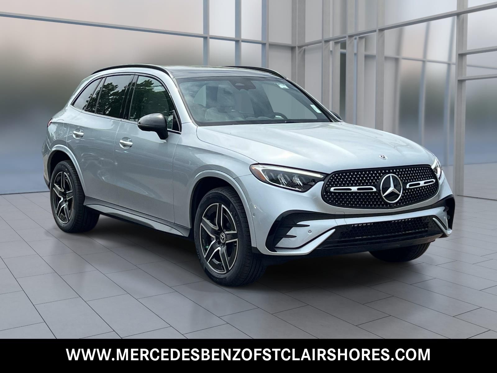 2026 Mercedes-Benz GLC 300 Image 3 of 31