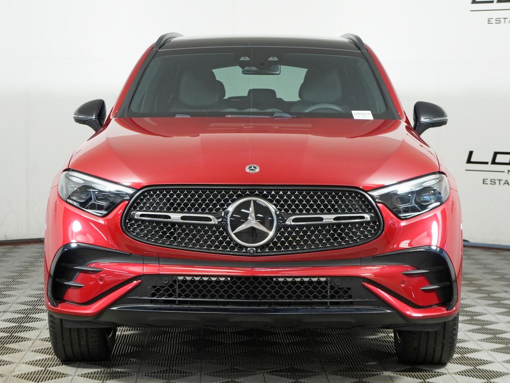 2026 Mercedes-Benz GLC 300 Image 2 of 31