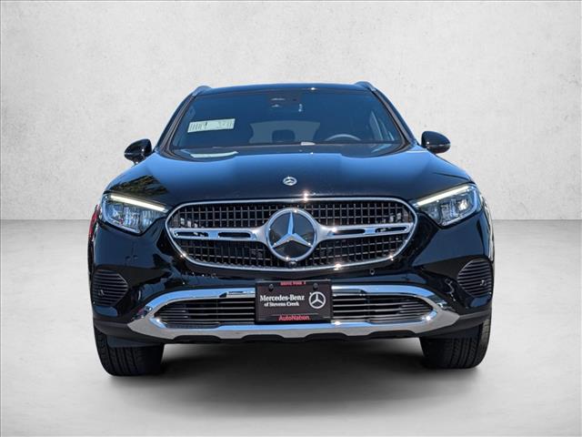 2026 Mercedes-Benz GLC 300 Image 2 of 18