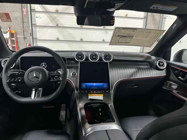 2026 Mercedes-Benz GLC 300 Image 14 of 20
