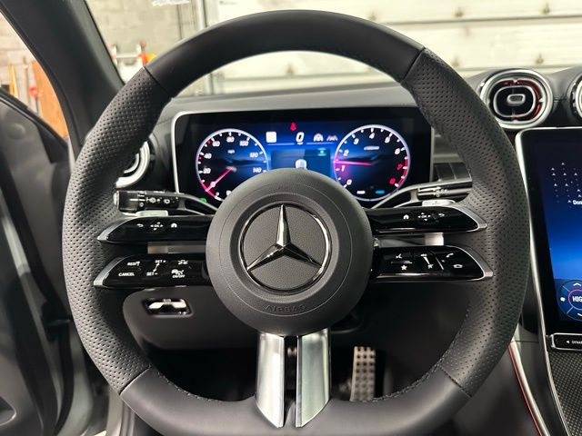 2026 Mercedes-Benz GLC 300 Image 16 of 20