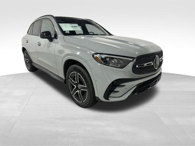 2026 Mercedes-Benz GLC 300 Image 4 of 20