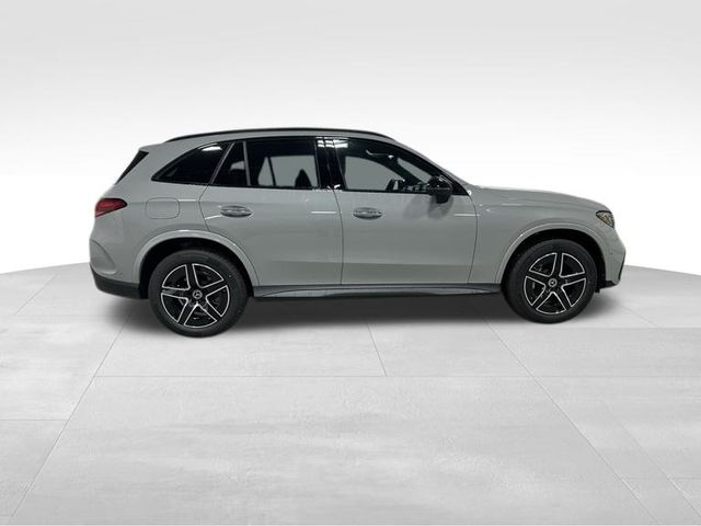 2026 Mercedes-Benz GLC 300 Image 5 of 20