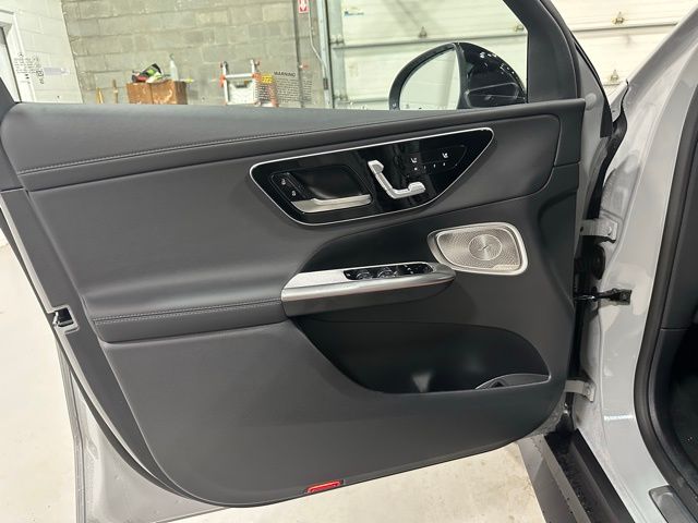 2026 Mercedes-Benz GLC 300 Image 19 of 20