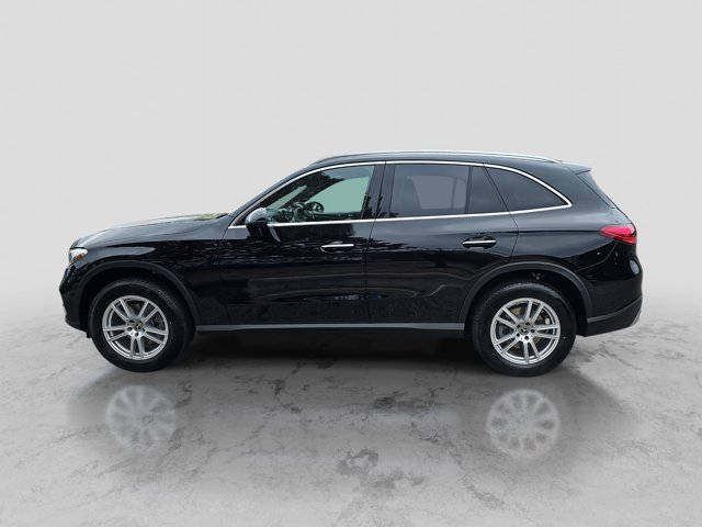 2026 Mercedes-Benz GLC 300 Image 8 of 37