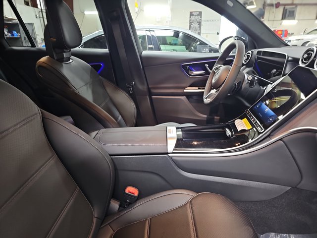 2026 Mercedes-Benz GLC 300 Image 18 of 37