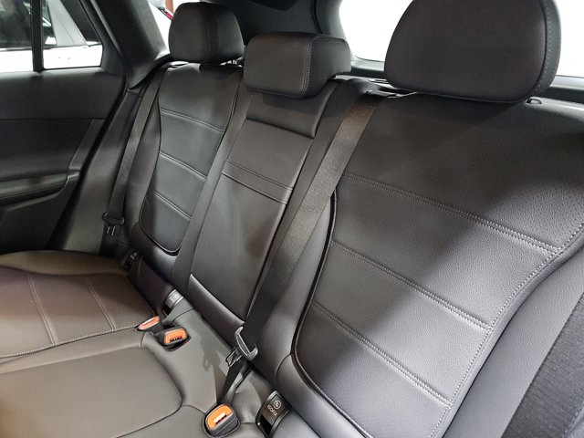 2026 Mercedes-Benz GLC 300 Image 16 of 37