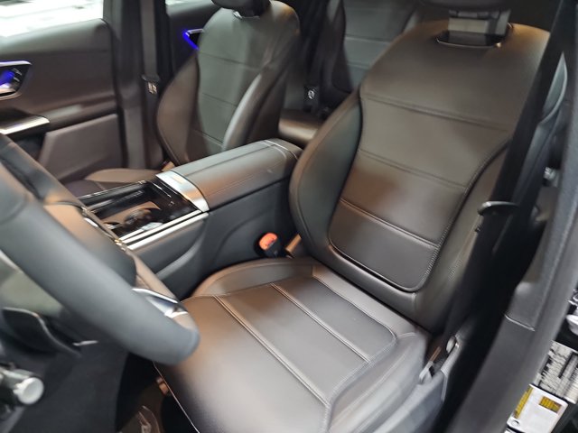 2026 Mercedes-Benz GLC 300 Image 15 of 37