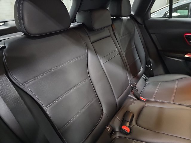 2026 Mercedes-Benz GLC 300 Image 14 of 37