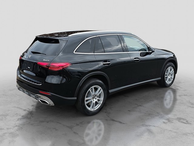 2026 Mercedes-Benz GLC 300 Image 5 of 37