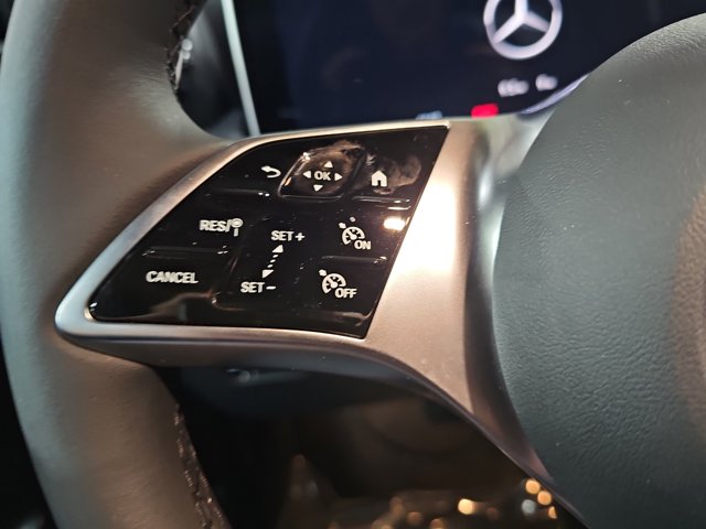 2026 Mercedes-Benz GLC 300 Image 34 of 37