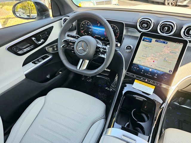 2026 Mercedes-Benz GLC 300 Image 17 of 36