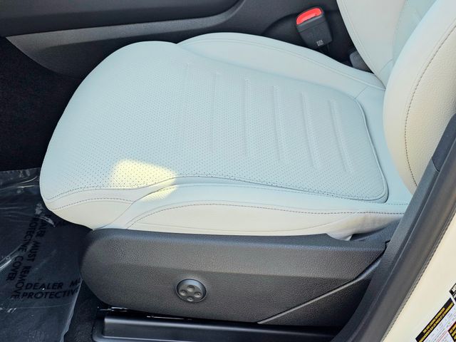 2026 Mercedes-Benz GLC 300 Image 30 of 36