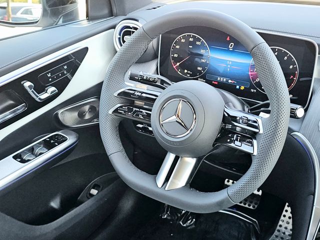 2026 Mercedes-Benz GLC 300 Image 20 of 36