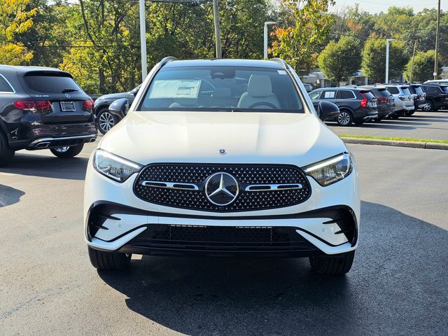 2026 Mercedes-Benz GLC 300 Image 2 of 36