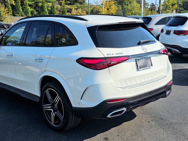 2026 Mercedes-Benz GLC 300 Image 6 of 36