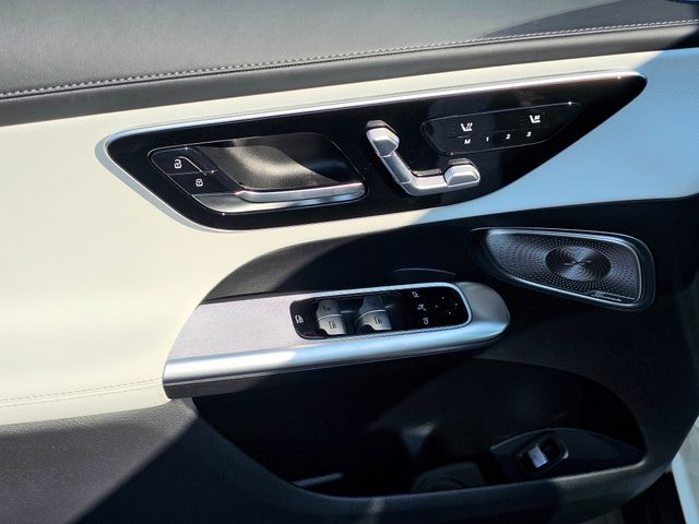 2026 Mercedes-Benz GLC 300 Image 28 of 36