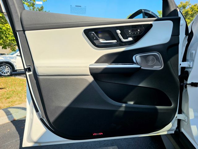 2026 Mercedes-Benz GLC 300 Image 27 of 36