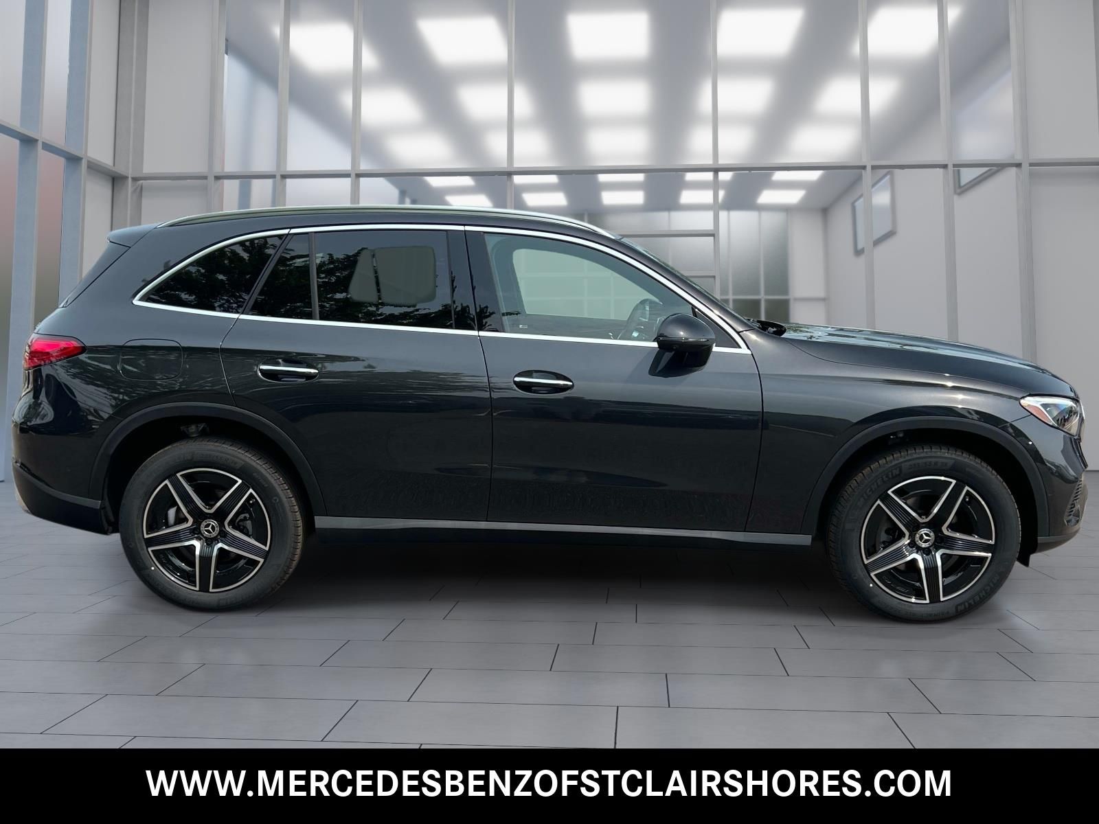 2026 Mercedes-Benz GLC 300 Image 3 of 31
