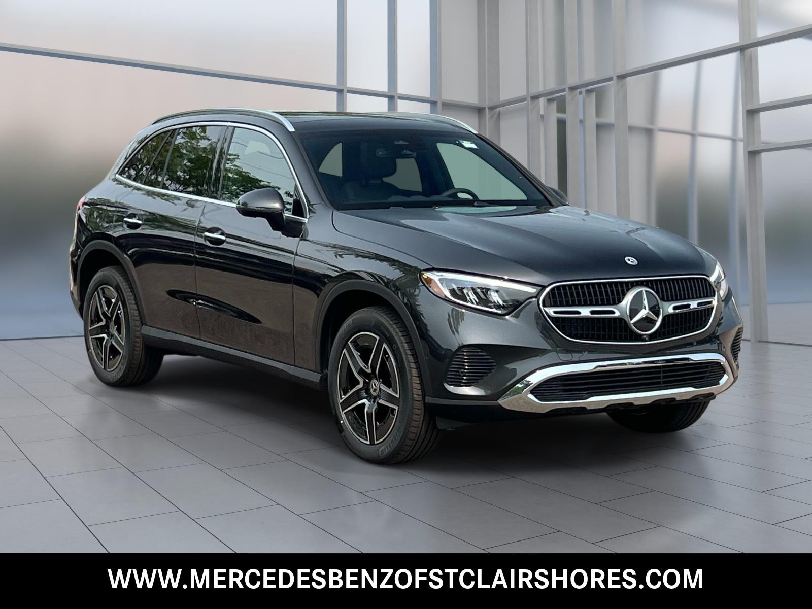 2026 Mercedes-Benz GLC 300 Image 2 of 31