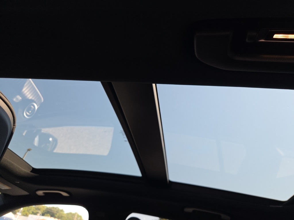 2026 Mercedes-Benz GLC 300 Image 18 of 36