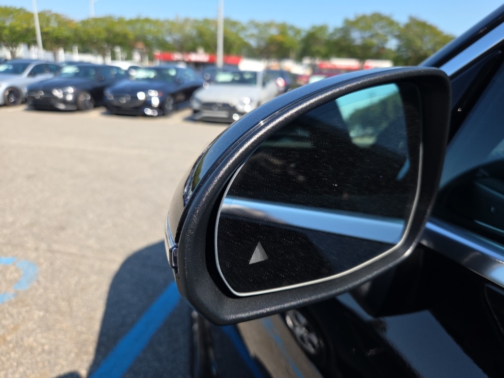 2026 Mercedes-Benz GLC 300 Image 35 of 36