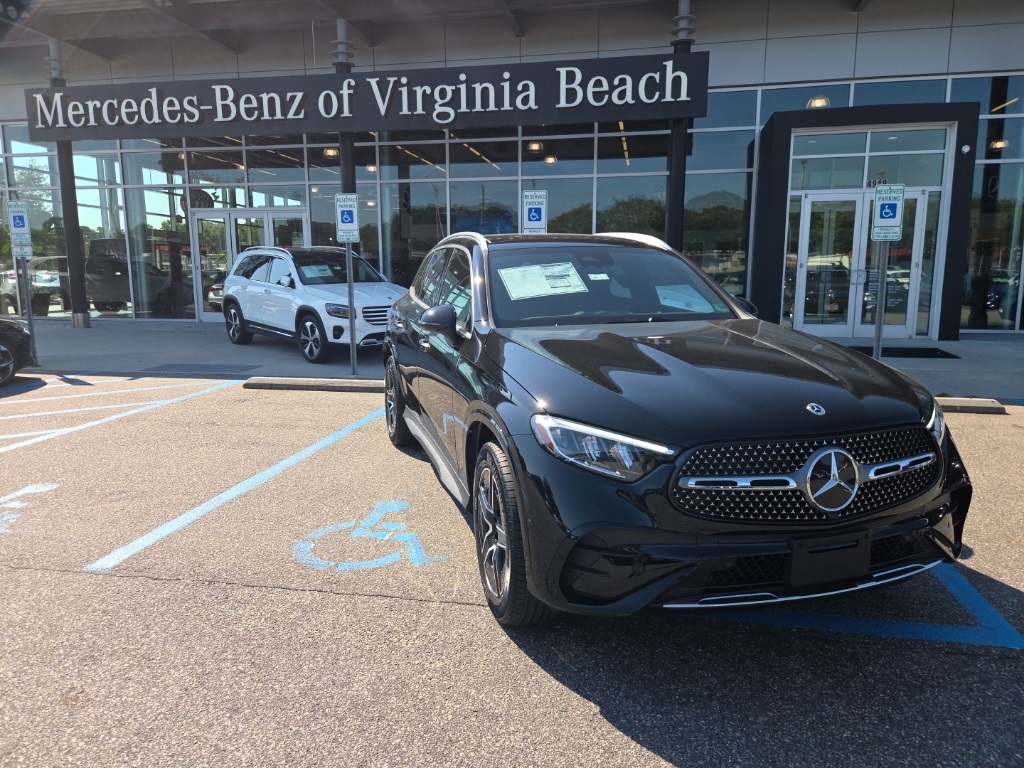 2026 Mercedes-Benz GLC 300 Image 1 of 36