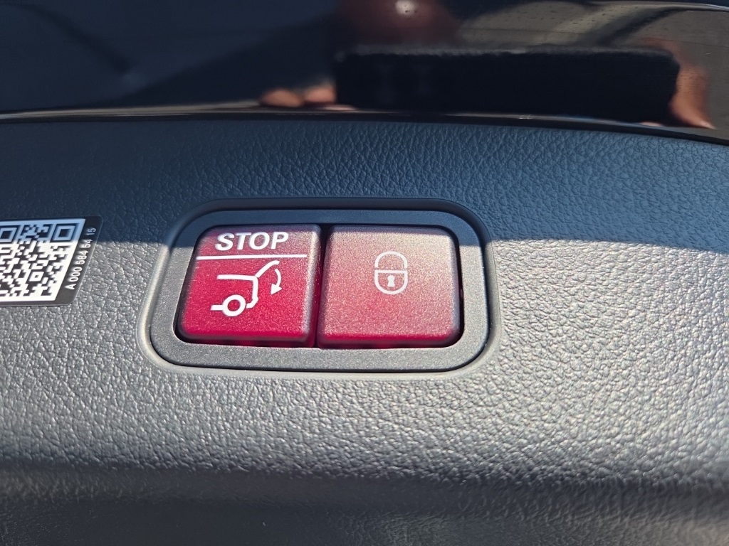 2026 Mercedes-Benz GLC 300 Image 27 of 36