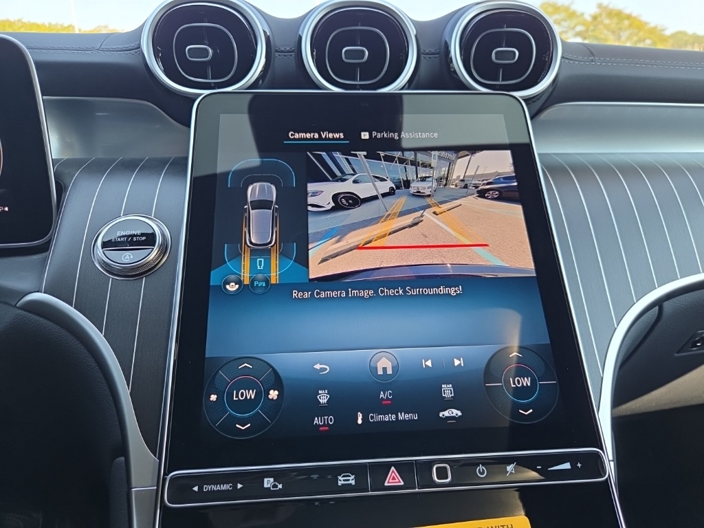 2026 Mercedes-Benz GLC 300 Image 21 of 36