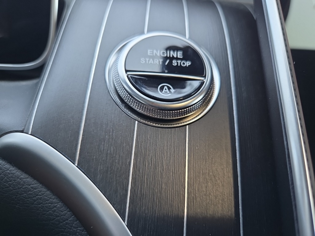 2026 Mercedes-Benz GLC 300 Image 26 of 36