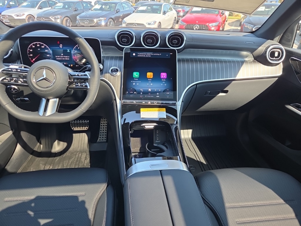2026 Mercedes-Benz GLC 300 Image 16 of 36