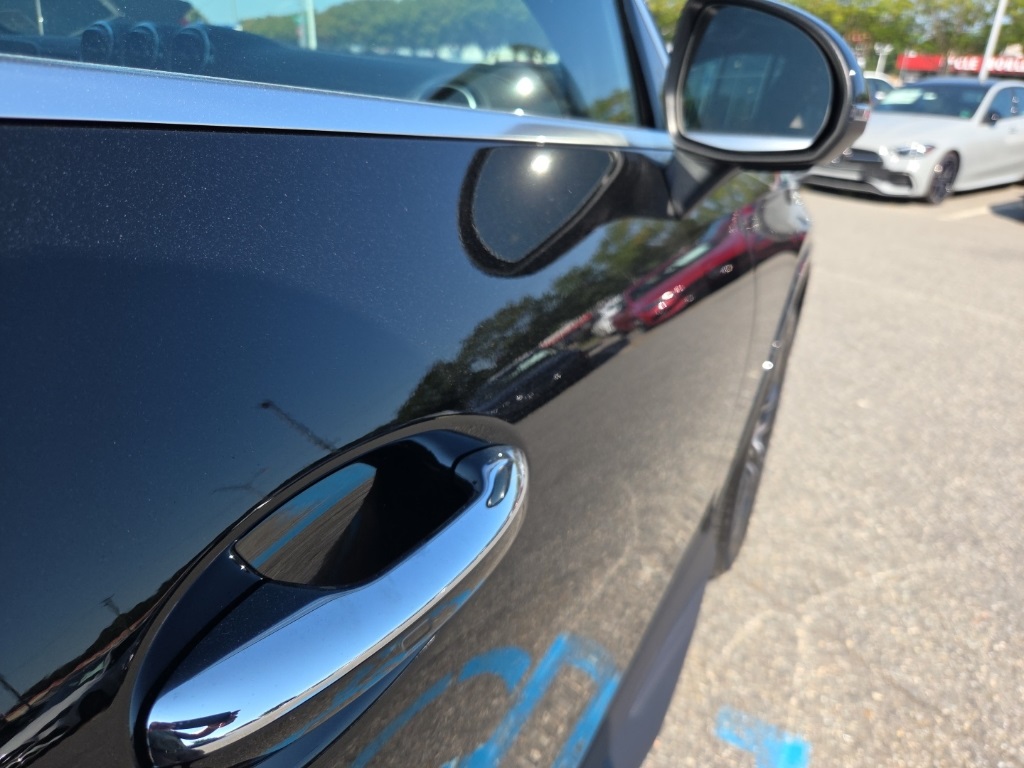 2026 Mercedes-Benz GLC 300 Image 33 of 36