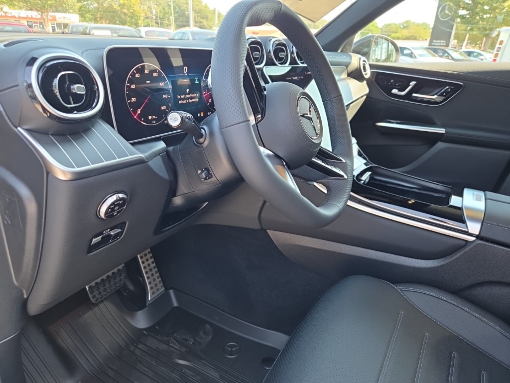 2026 Mercedes-Benz GLC 300 Image 19 of 36
