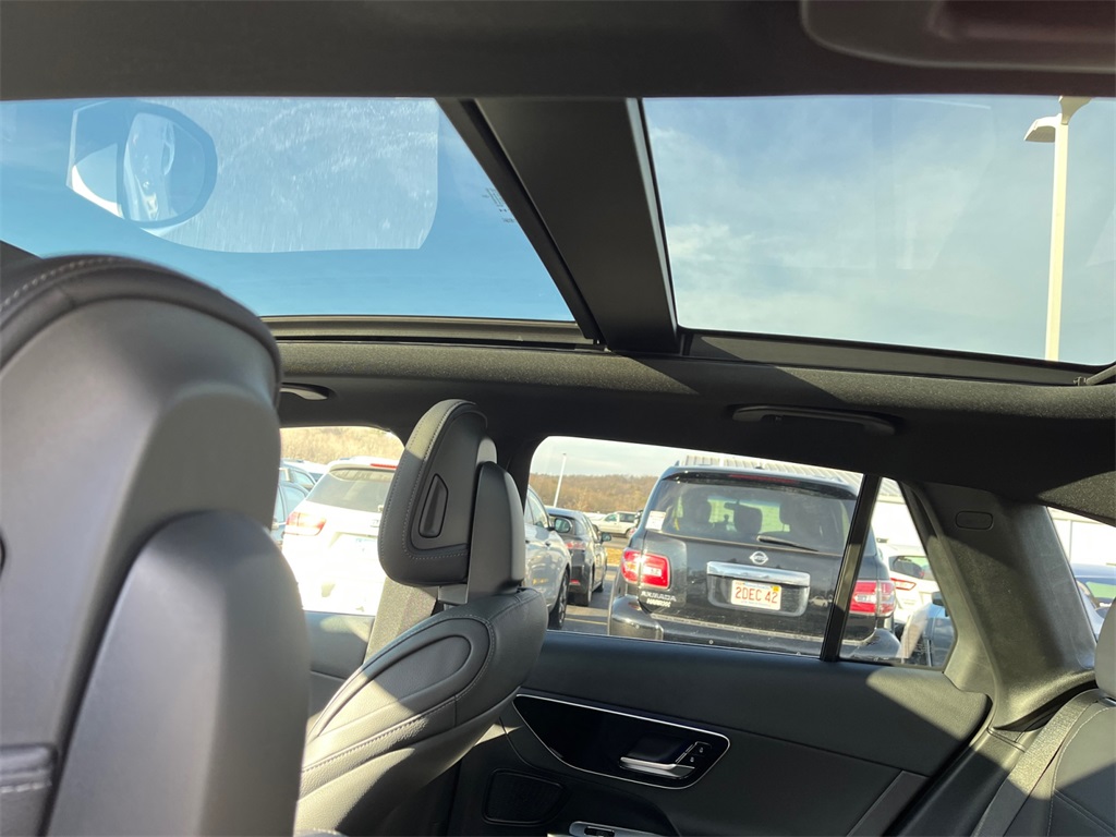 2026 Mercedes-Benz GLC 300 Image 10 of 10