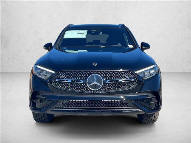 2026 Mercedes-Benz GLC 300 Image 2 of 18