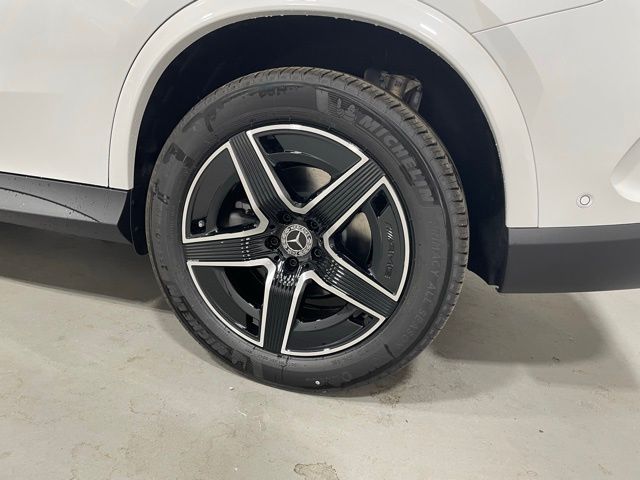 2026 Mercedes-Benz GLC 300 Image 9 of 15