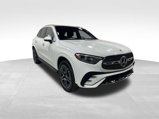 2026 Mercedes-Benz GLC 300 Image 4 of 15