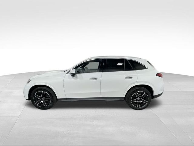 2026 Mercedes-Benz GLC 300 Image 8 of 15