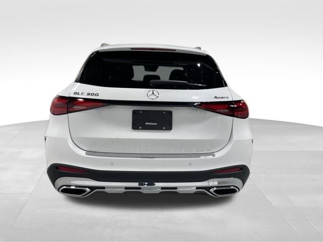 2026 Mercedes-Benz GLC 300 Image 6 of 15