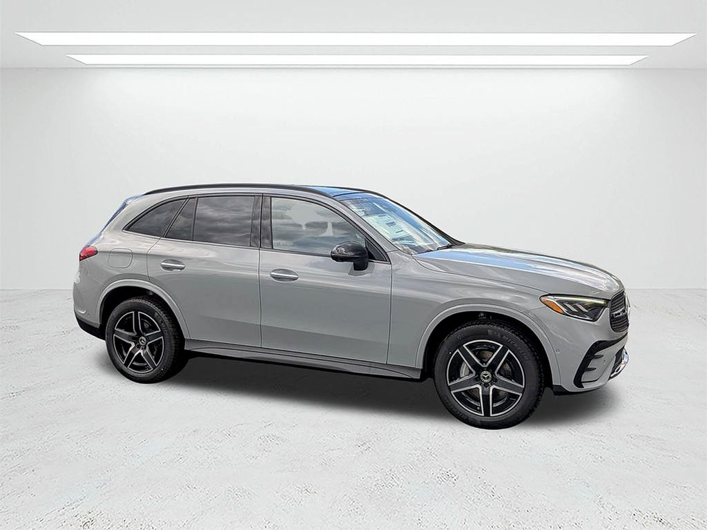 2026 Mercedes-Benz GLC 300 Image 3 of 30