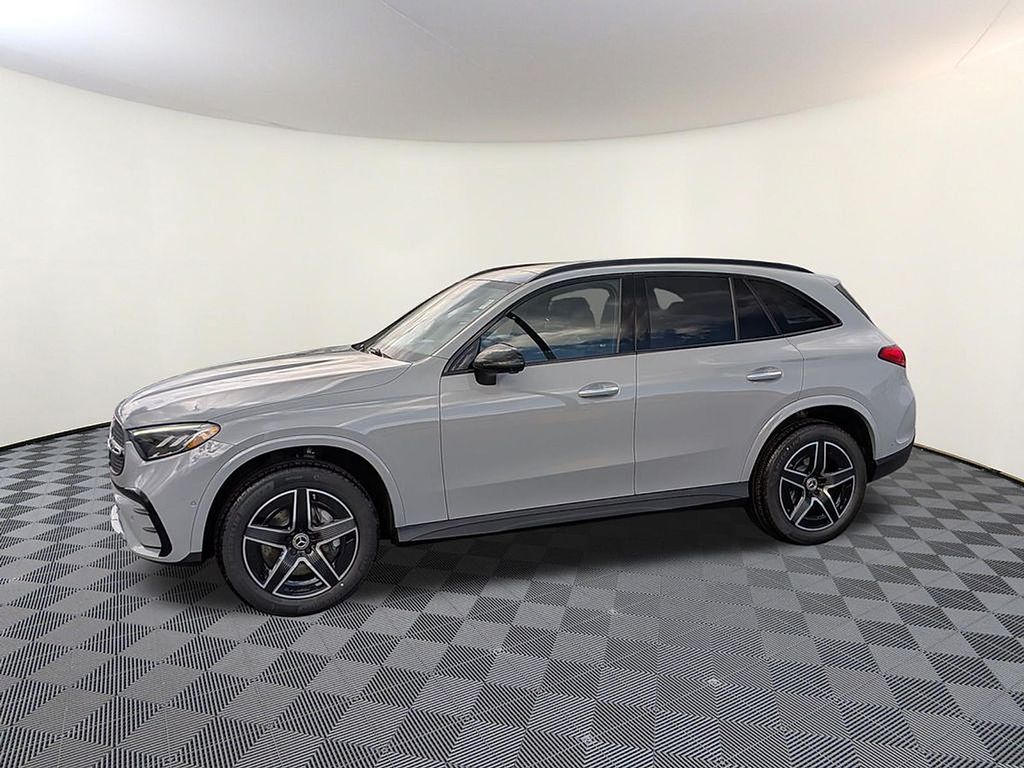 2026 Mercedes-Benz GLC 300 Image 1 of 30