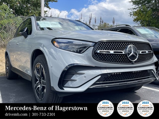 2026 Mercedes-Benz GLC 300 Image 3 of 9