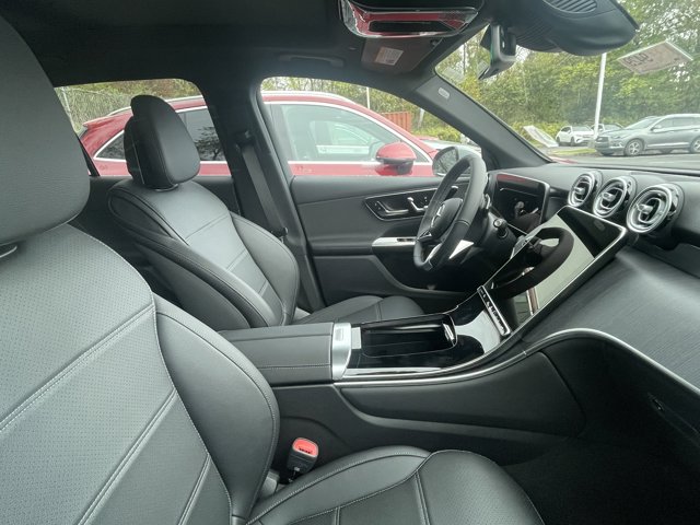 2026 Mercedes-Benz GLC 300 Image 10 of 10