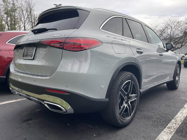 2026 Mercedes-Benz GLC 300 Image 4 of 10