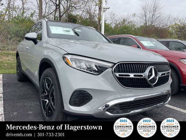 2026 Mercedes-Benz GLC 300 Image 3 of 10