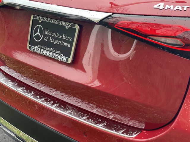 2026 Mercedes-Benz GLC 300 Image 8 of 10