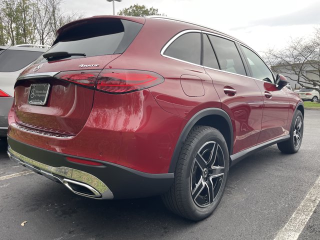 2026 Mercedes-Benz GLC 300 Image 4 of 10