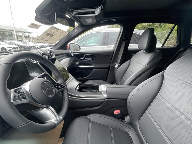 2026 Mercedes-Benz GLC 300 Image 10 of 10